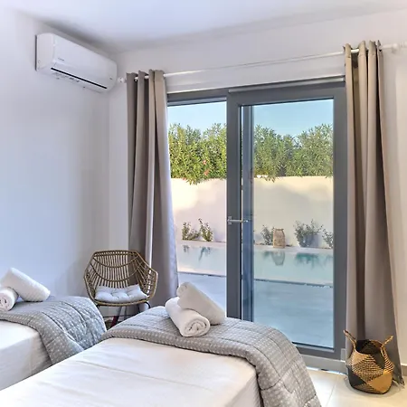 Ioli, Private Swimming Pool, 3 Bedrooms * Glifades