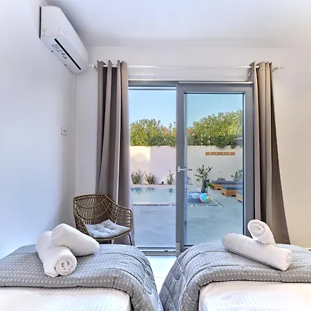 Villa Ioli, Private Swimming Pool, 3 Bedrooms *