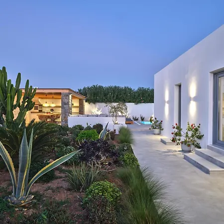 Ioli, Private Swimming Pool, 3 Bedrooms *