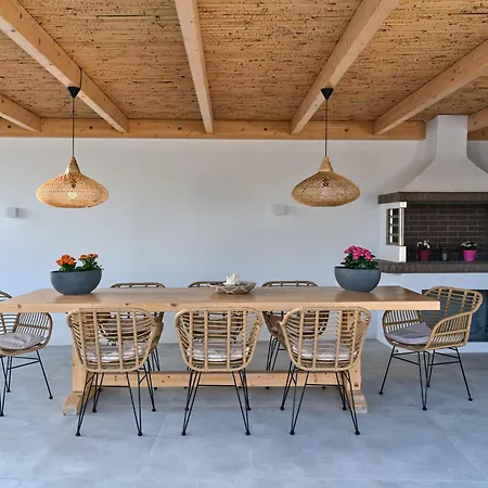 Ioli, Private Swimming Pool, 3 Bedrooms * Glifades