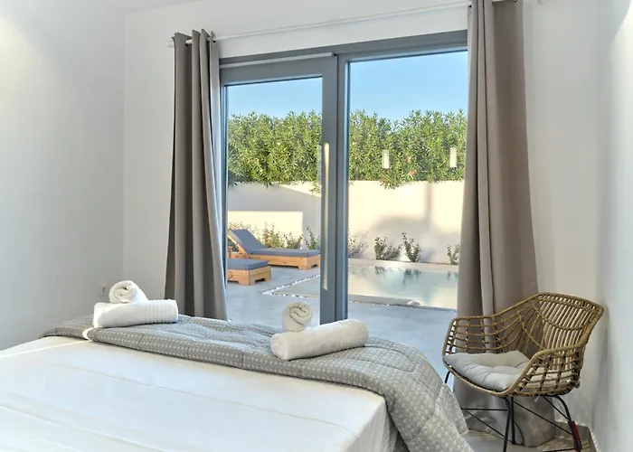 Ioli, Private Swimming Pool, 3 Bedrooms