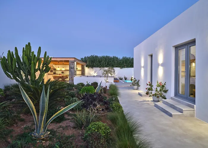 Ioli, Private Swimming Pool, 3 Bedrooms *