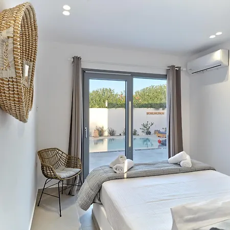 Ioli, Private Swimming Pool, 3 Bedrooms Glifades