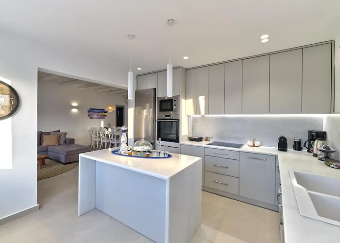 Ioli, Private Swimming Pool, 3 Bedrooms Villa *