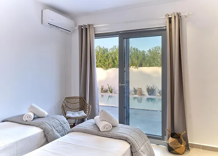 Ioli, Private Swimming Pool, 3 Bedrooms * Glifades