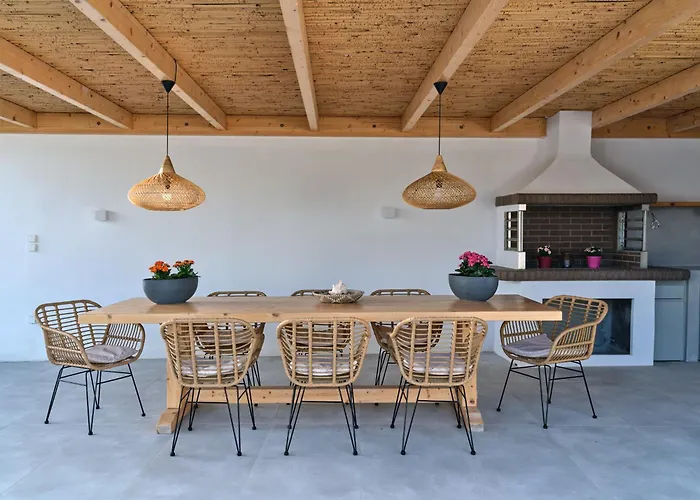 Ioli, Private Swimming Pool, 3 Bedrooms * Glifades